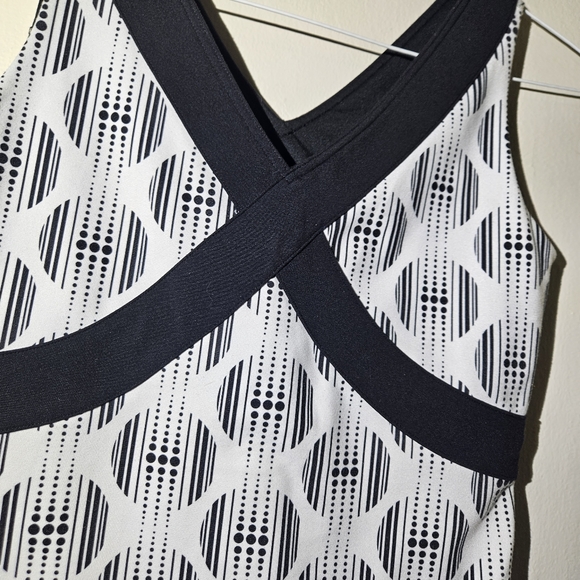 Lululemon Activewear top - Picture 4 of 6